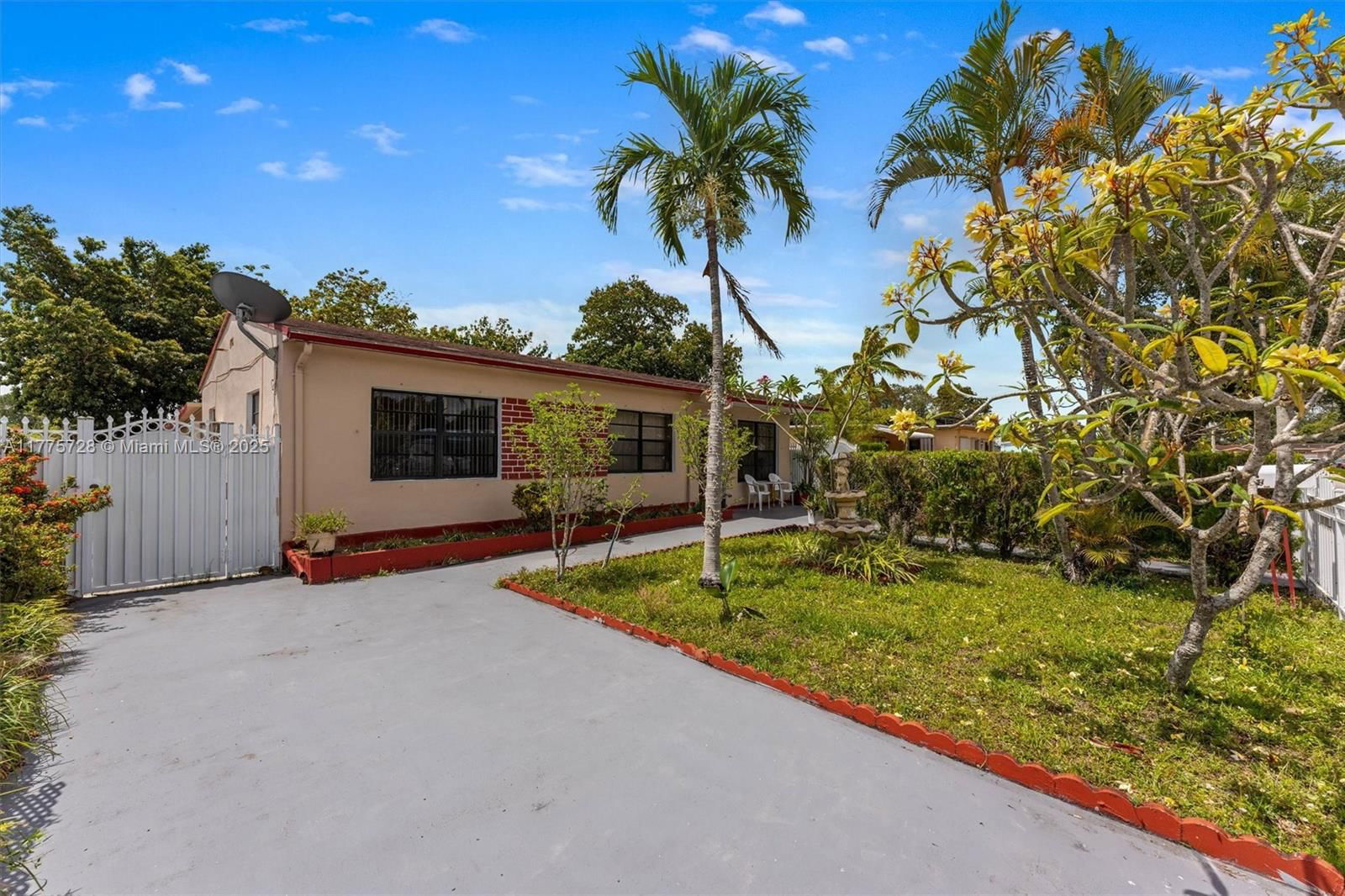 Real estate property located at 810 West Dr, Miami-dade, Opa Locka Pl No 3, Opa-Locka, FL