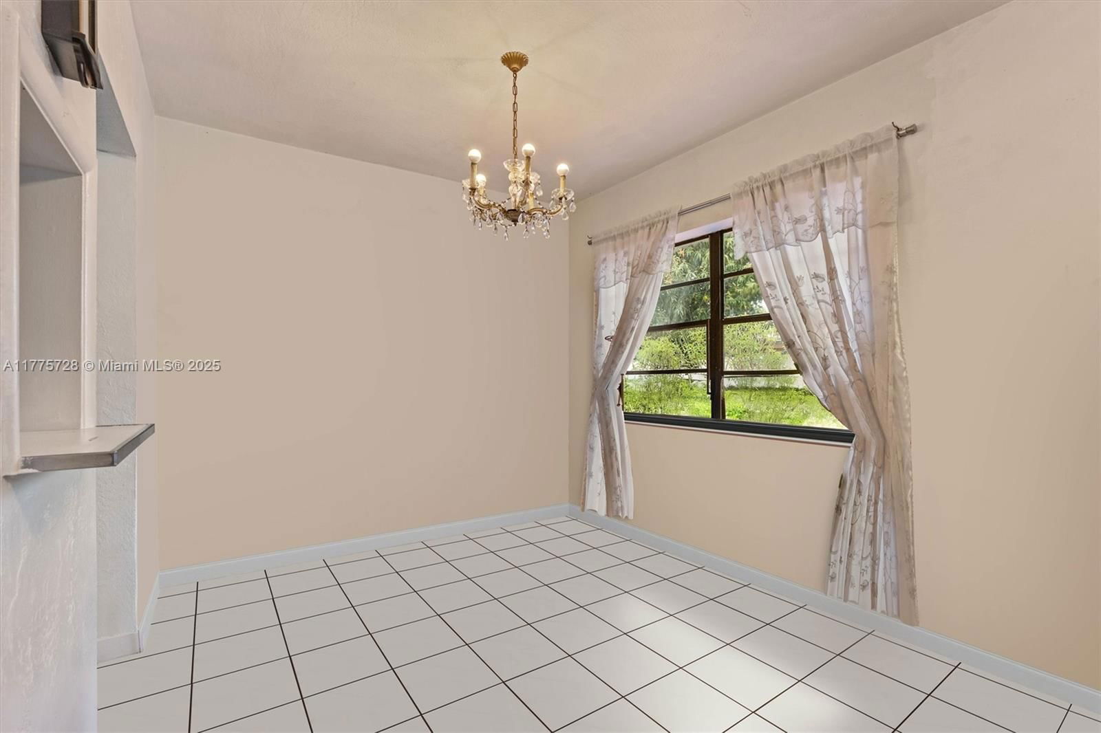 Real estate property located at 810 West Dr, Miami-dade, Opa Locka Pl No 3, Opa-Locka, FL