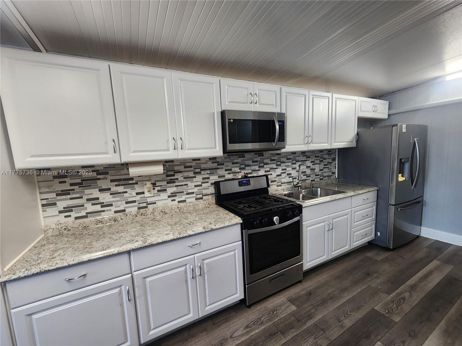Real estate property located at 10500 32nd Ave, Miami-dade, Acme Gulfair 2nd Addn, Miami, FL