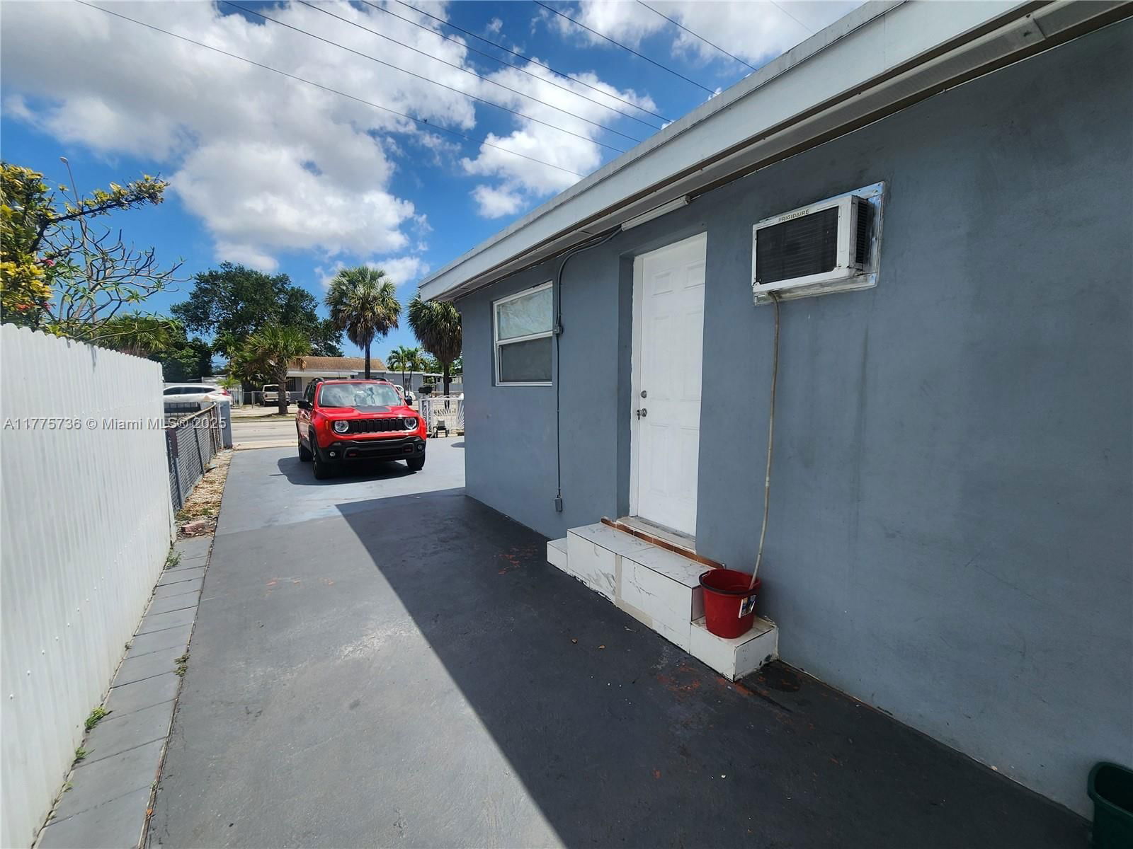 Real estate property located at 10500 32nd Ave, Miami-dade, Acme Gulfair 2nd Addn, Miami, FL