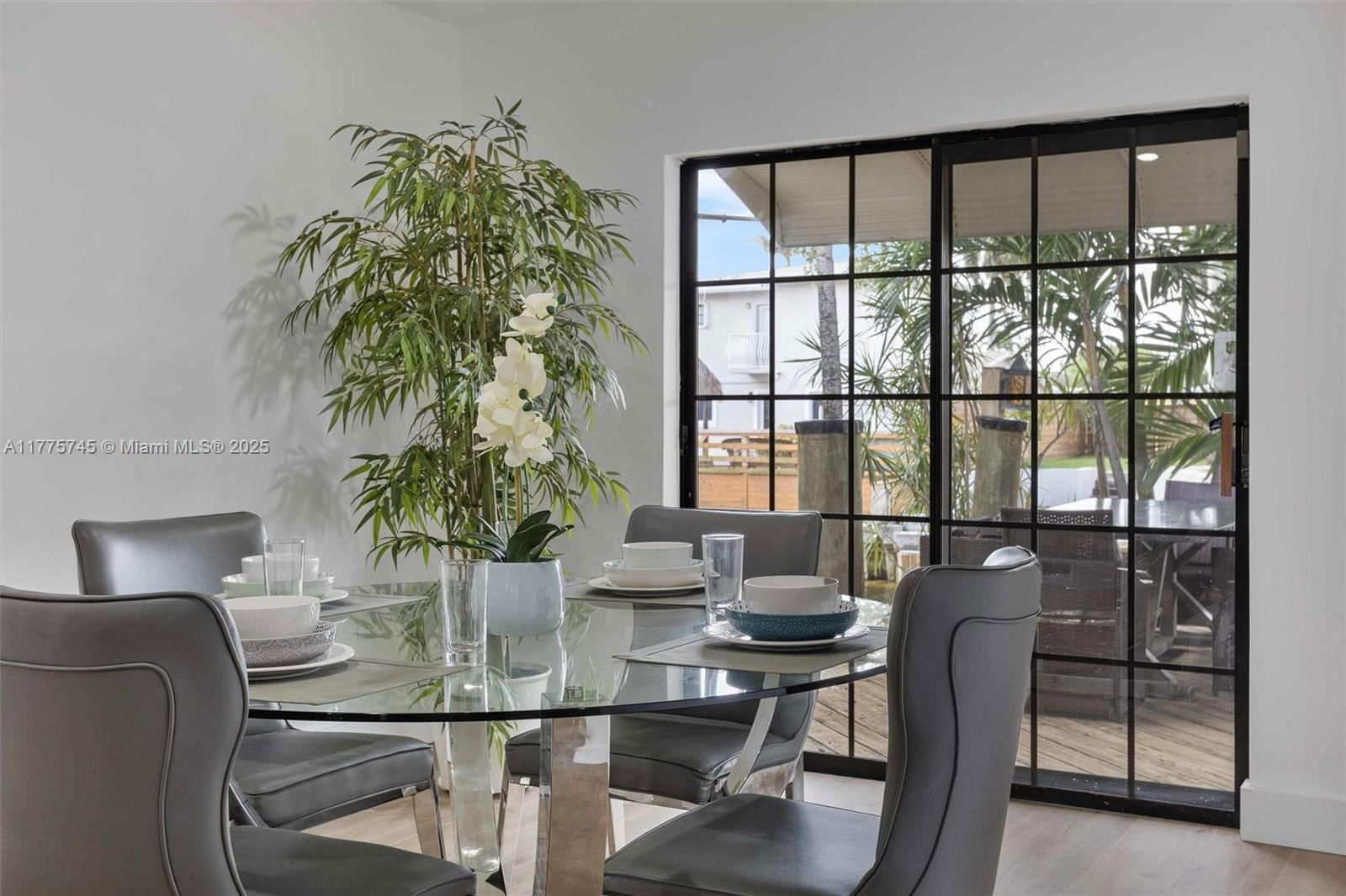Real estate property located at 5860 13th St, Broward, Plantation Isles Sec 1, Plantation, FL