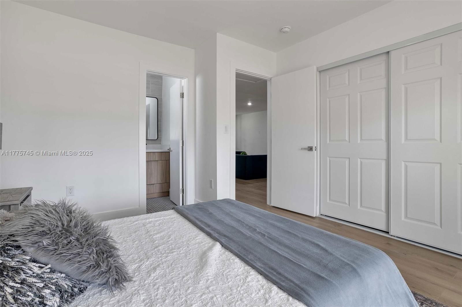 Real estate property located at 5860 13th St, Broward, Plantation Isles Sec 1, Plantation, FL