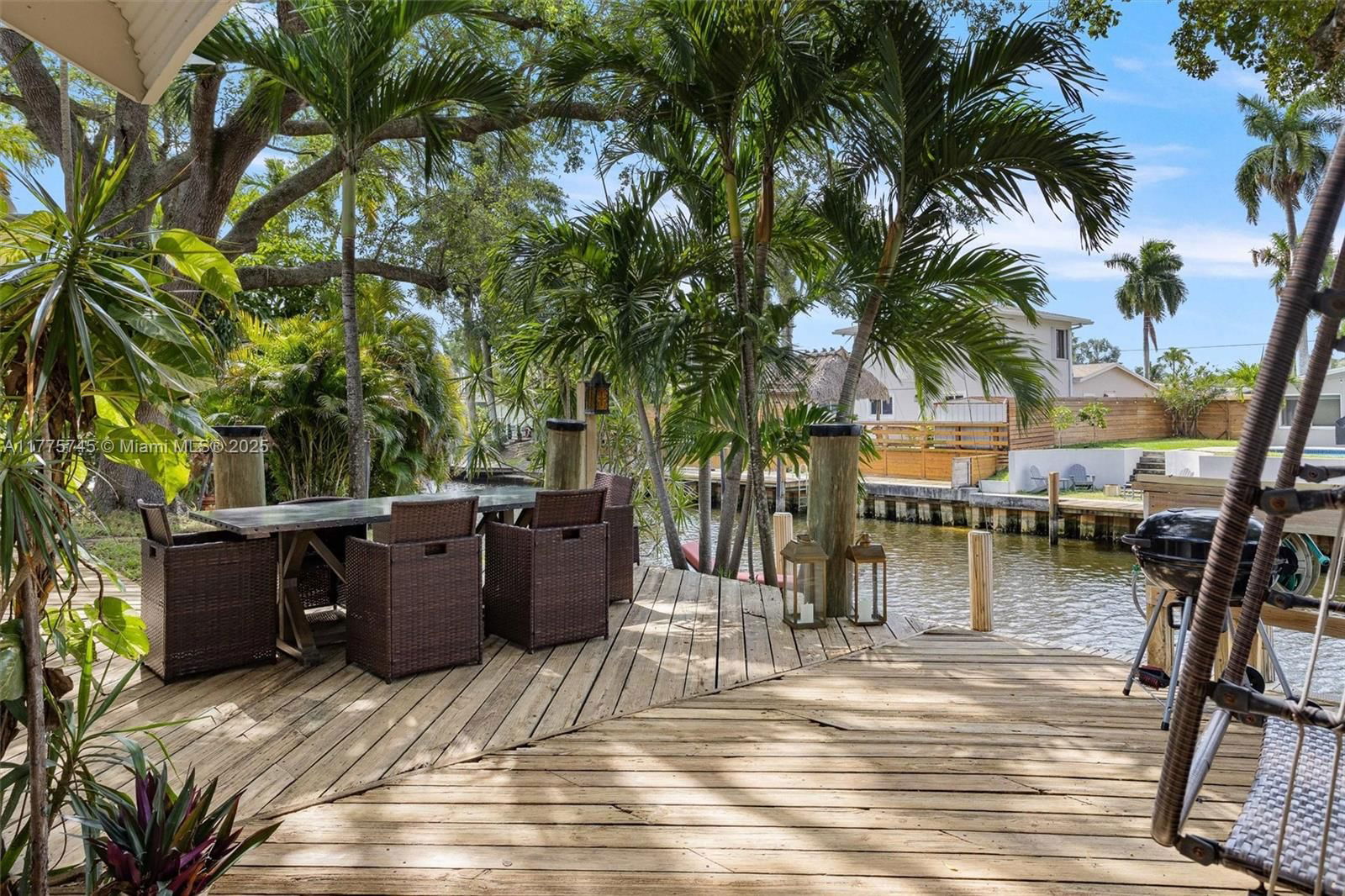 Real estate property located at 5860 13th St, Broward, Plantation Isles Sec 1, Plantation, FL