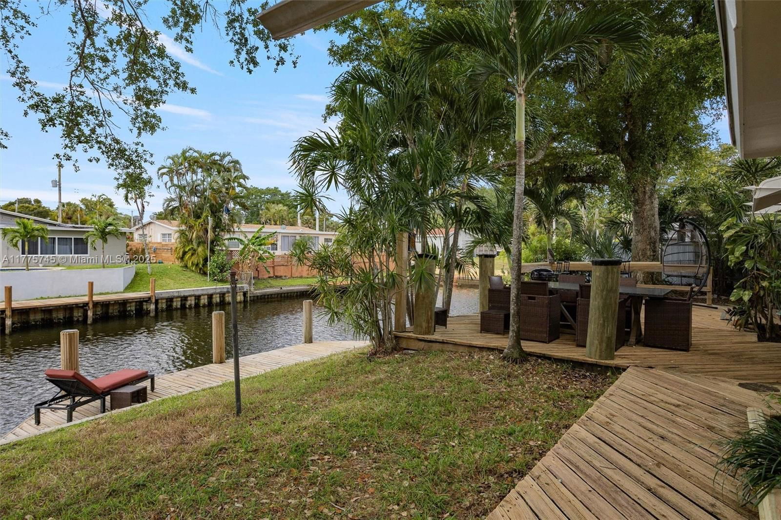 Real estate property located at 5860 13th St, Broward, Plantation Isles Sec 1, Plantation, FL