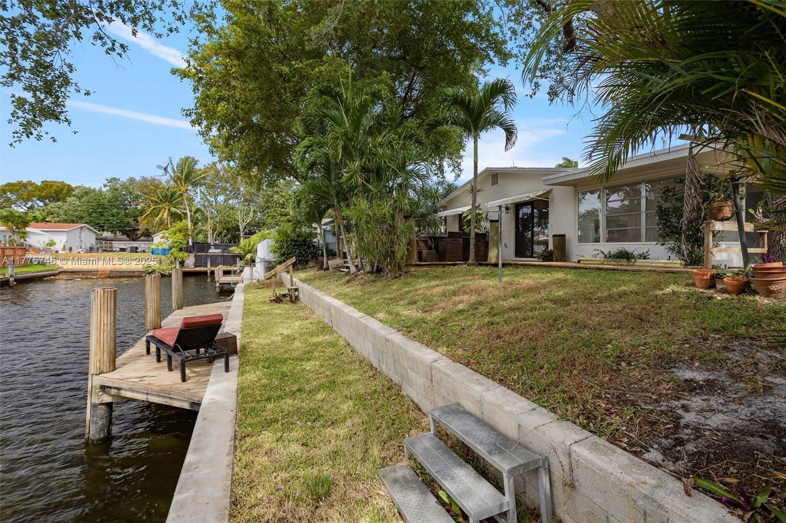 Real estate property located at 5860 13th St, Broward, Plantation Isles Sec 1, Plantation, FL