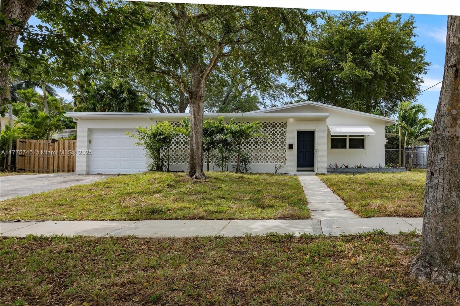 Real estate property located at 5860 13th St, Broward, Plantation Isles Sec 1, Plantation, FL