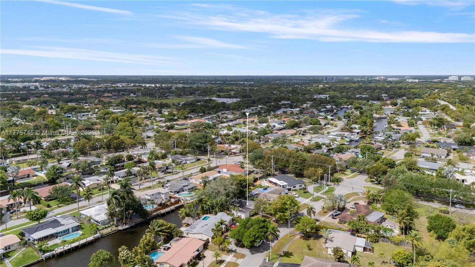 Real estate property located at 5860 13th St, Broward, Plantation Isles Sec 1, Plantation, FL