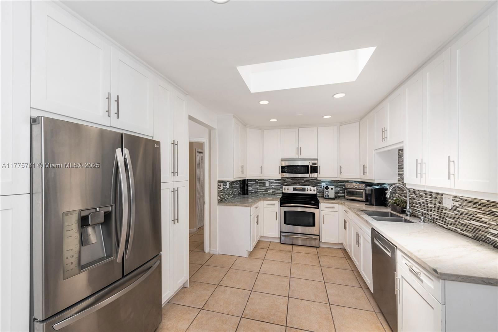 Real estate property located at 250 Greenwood Drive, Miami-dade, Tropical Isle Homes Sub 4, Key Biscayne, FL