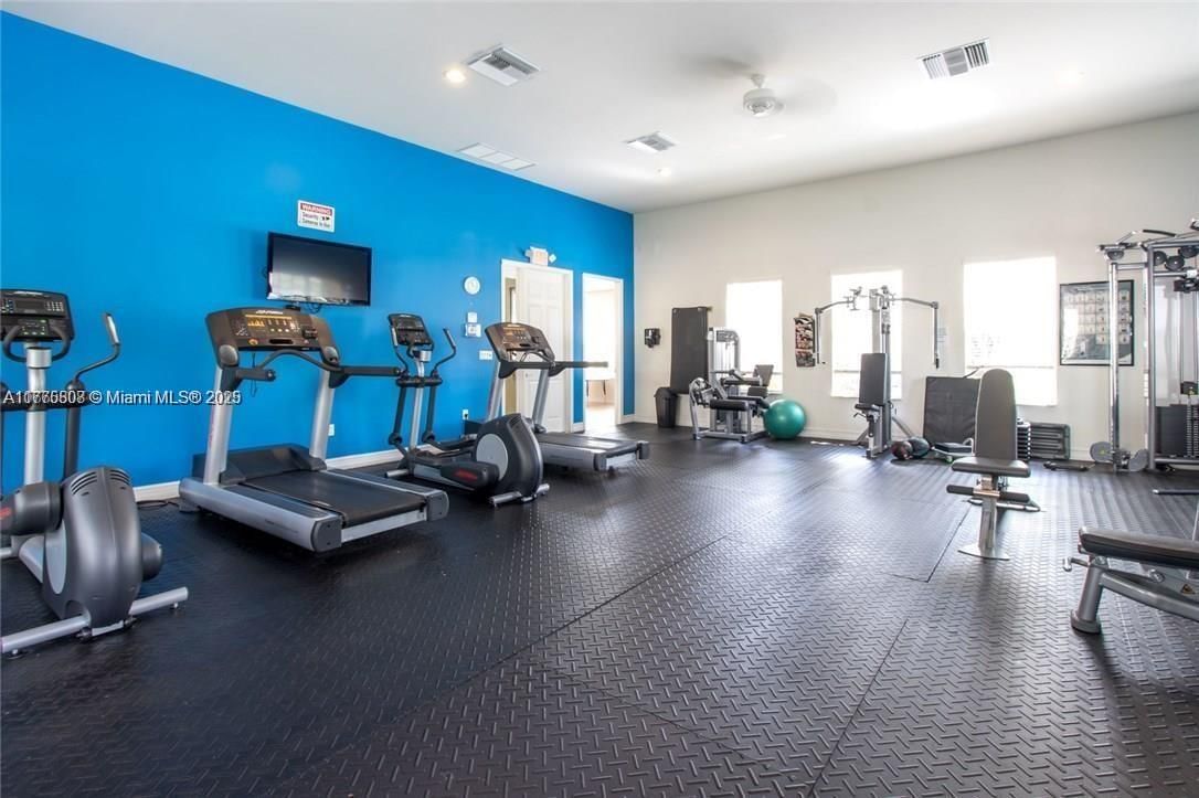 Real estate property located at 611 1st Ter #611, Broward, Cypress Grove, Pompano Beach, FL