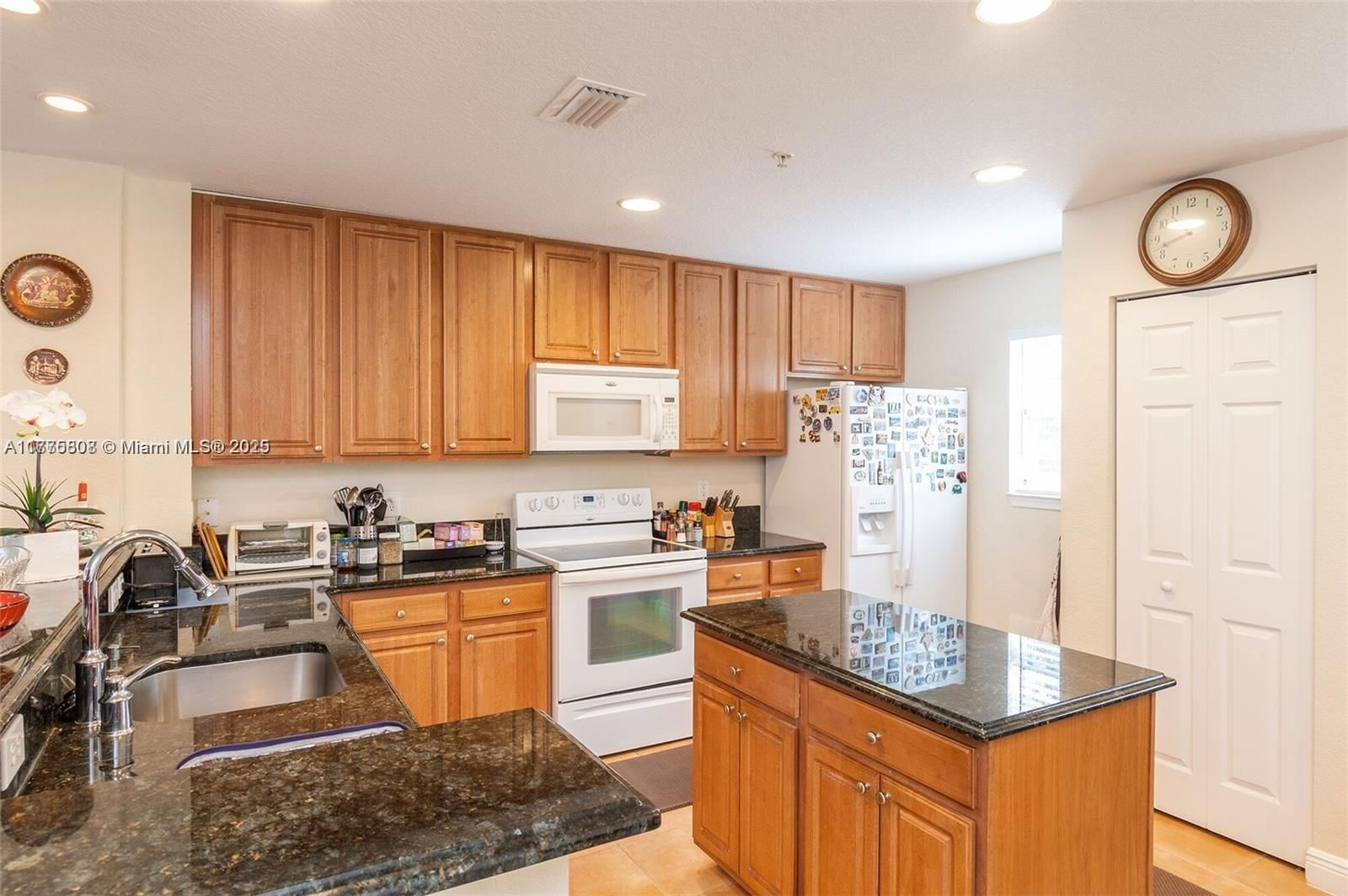 Real estate property located at 611 1st Ter #611, Broward, Cypress Grove, Pompano Beach, FL