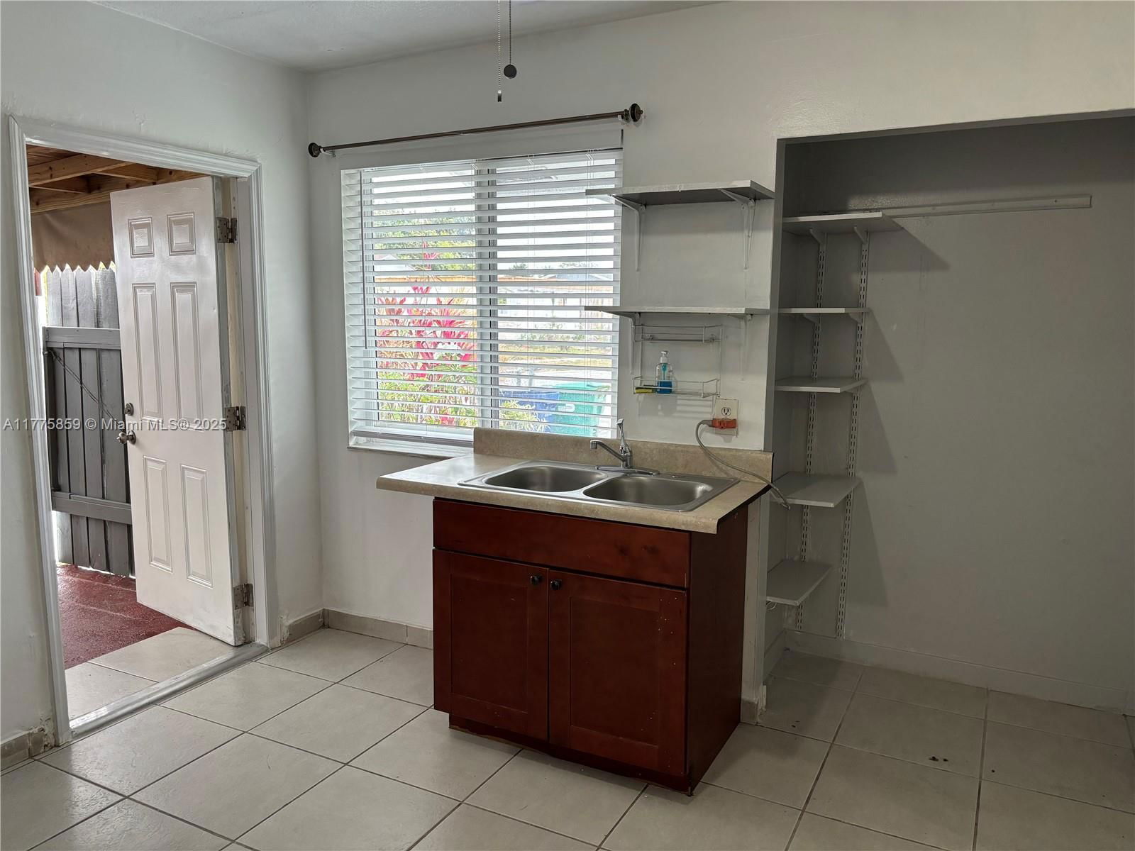 Real estate property located at 12343 195th Ter, Miami-dade, South Miami Lakes, Miami, FL