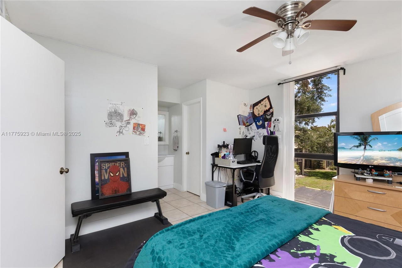 Real estate property located at 2801 87th Ave #1006, Broward, Harvest Section Four Cond, Davie, FL