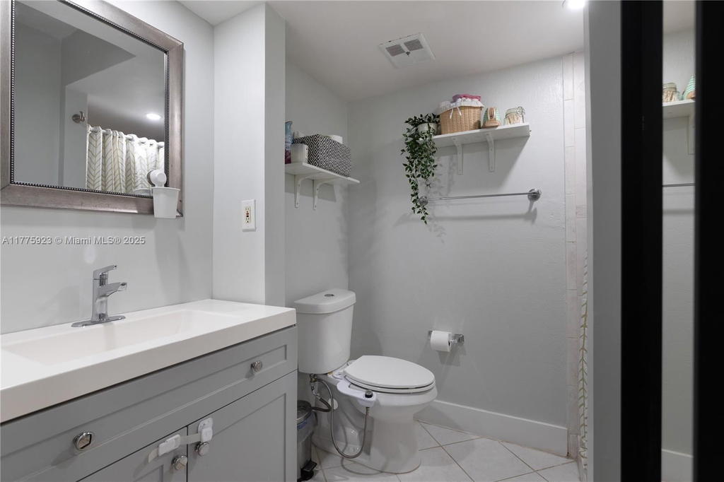 Real estate property located at 2801 87th Ave #1006, Broward, Harvest Section Four Cond, Davie, FL