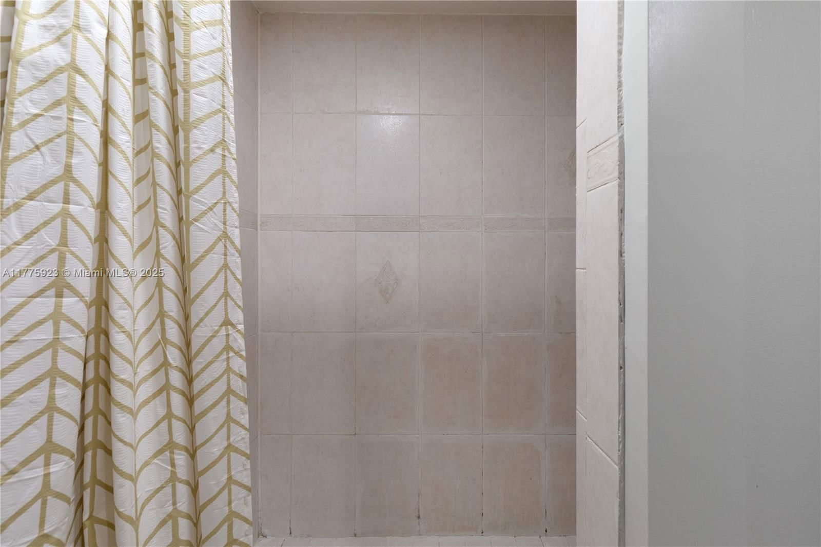 Real estate property located at 2801 87th Ave #1006, Broward, Harvest Section Four Cond, Davie, FL