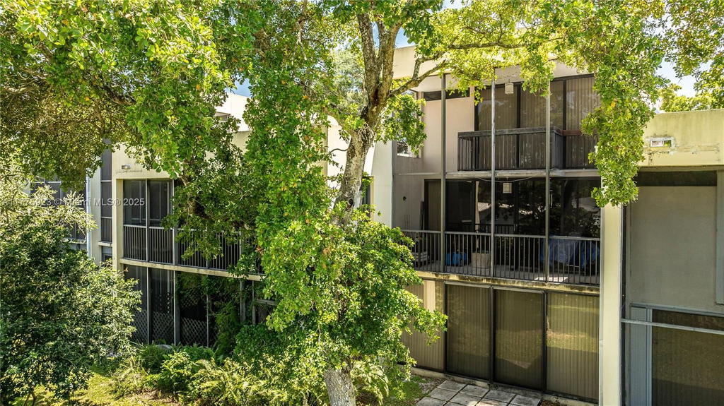 Real estate property located at 2801 87th Ave #1006, Broward, Harvest Section Four Cond, Davie, FL