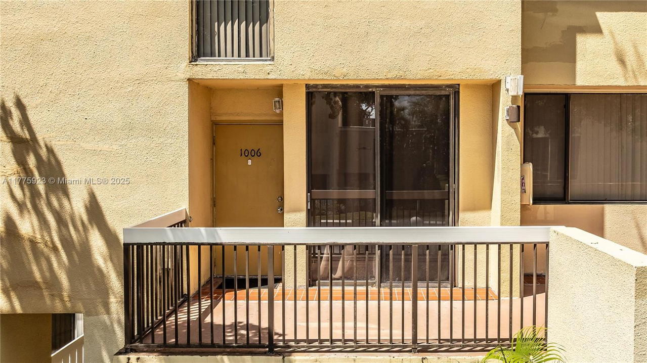 Real estate property located at 2801 87th Ave #1006, Broward, Harvest Section Four Cond, Davie, FL