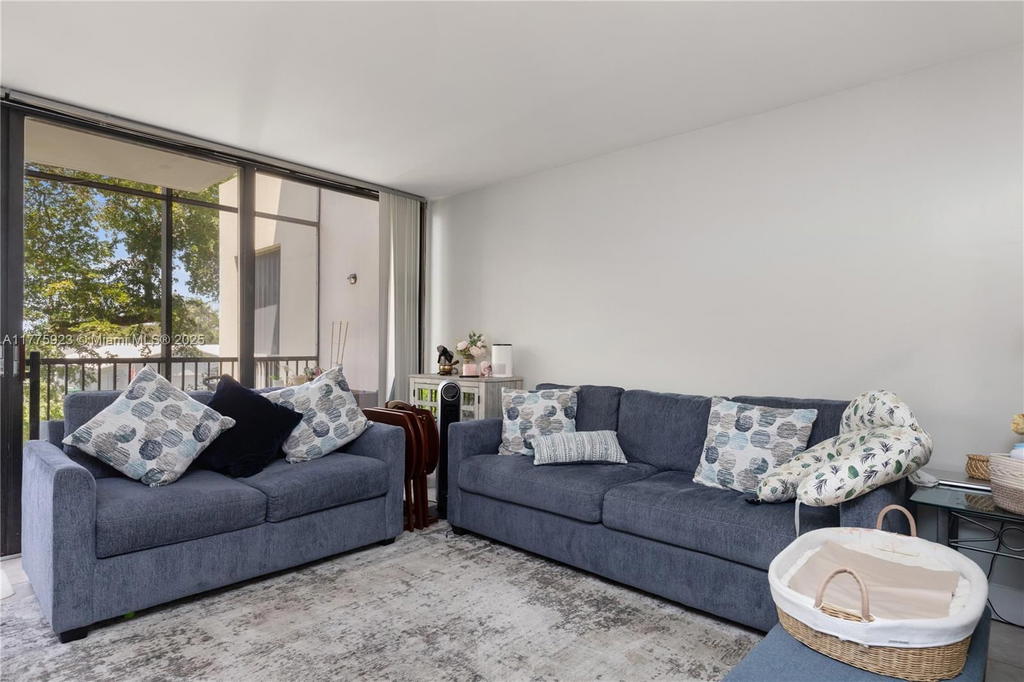 Real estate property located at 2801 87th Ave #1006, Broward, Harvest Section Four Cond, Davie, FL
