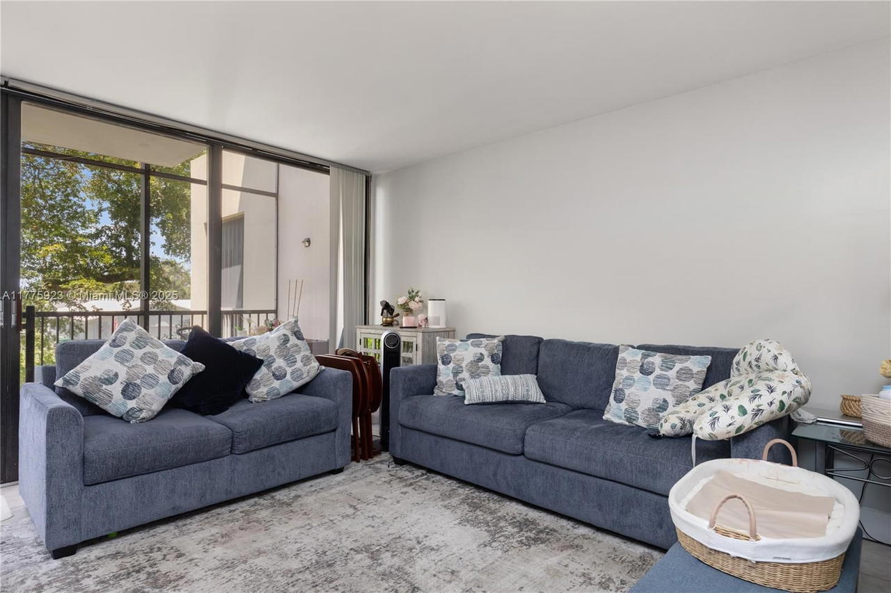 Real estate property located at 2801 87th Ave #1006, Broward, Harvest Section Four Cond, Davie, FL
