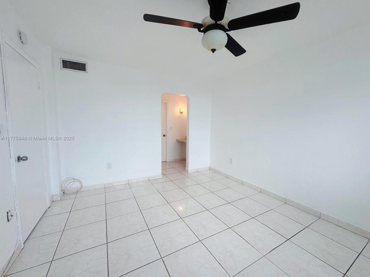 Real estate property located at 2903 Point East Dr K411, Miami-dade, Point East Sec Iii Condo, Aventura, FL