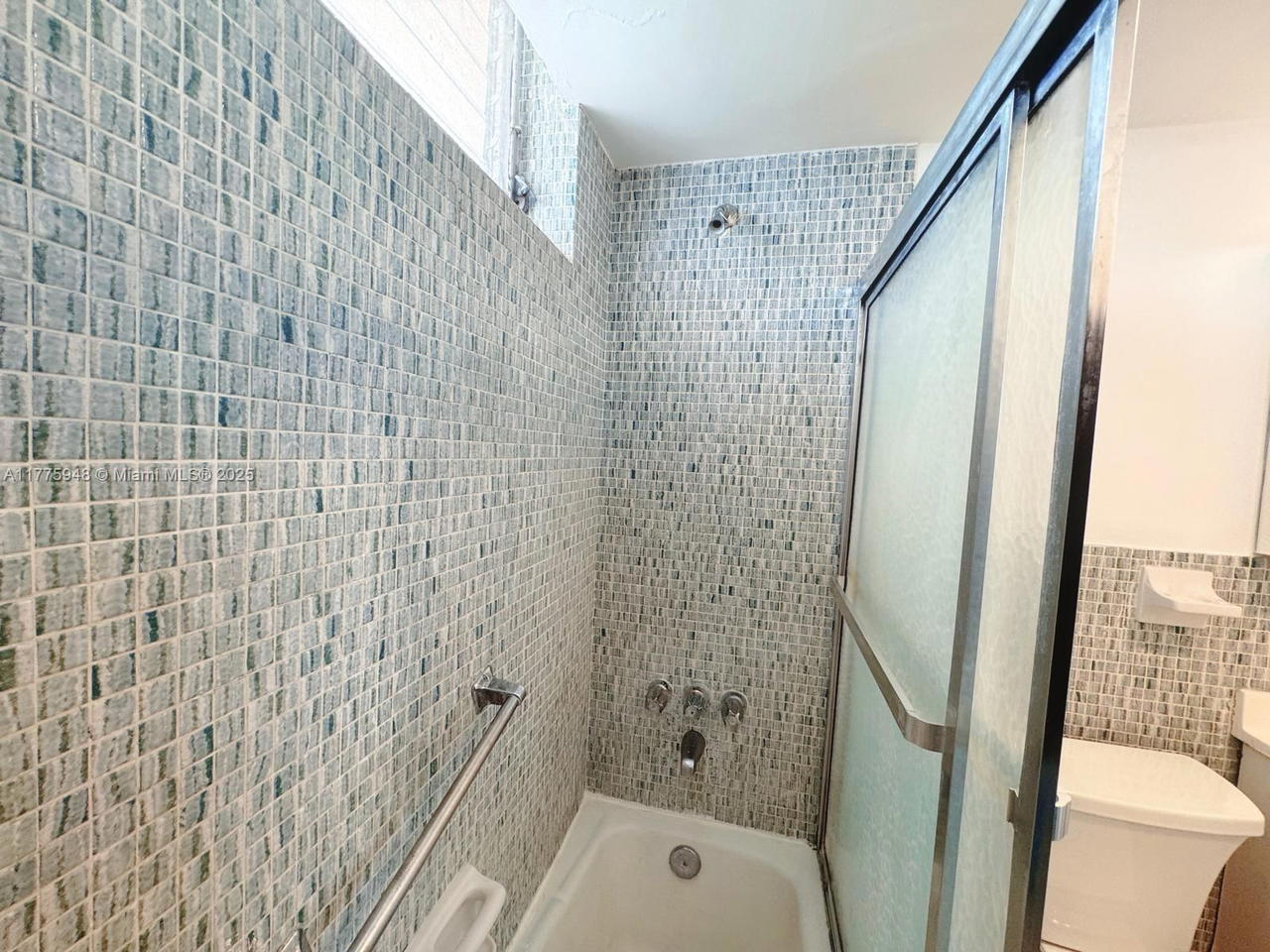 Real estate property located at 2903 Point East Dr K411, Miami-dade, Point East Sec Iii Condo, Aventura, FL