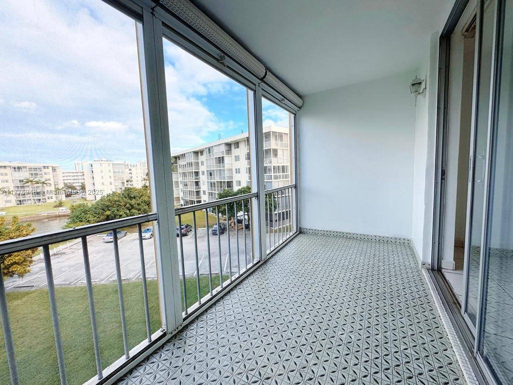 Real estate property located at 2903 Point East Dr K411, Miami-dade, Point East Sec Iii Condo, Aventura, FL