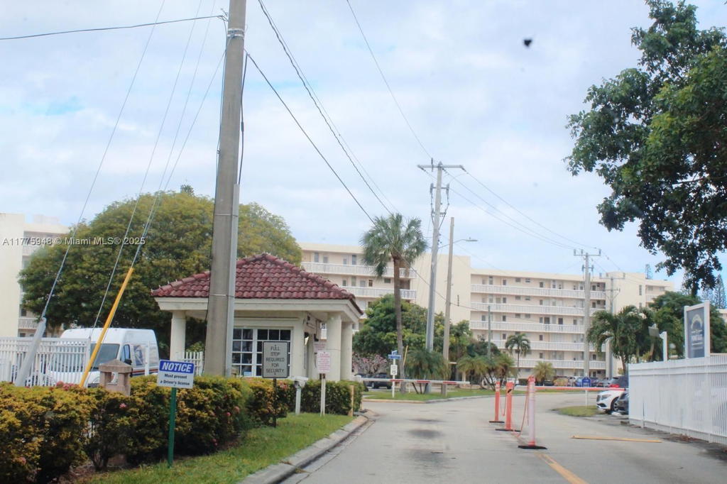 Real estate property located at 2903 Point East Dr K411, Miami-dade, Point East Sec Iii Condo, Aventura, FL