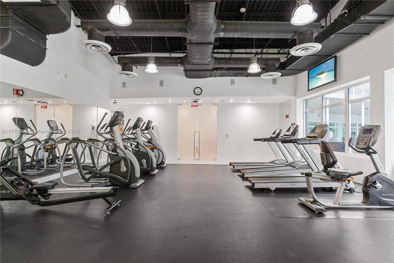 Real estate property located at 1250 Miami Ave #1206, Miami-dade, Vue At Brickell Condo, Miami, FL