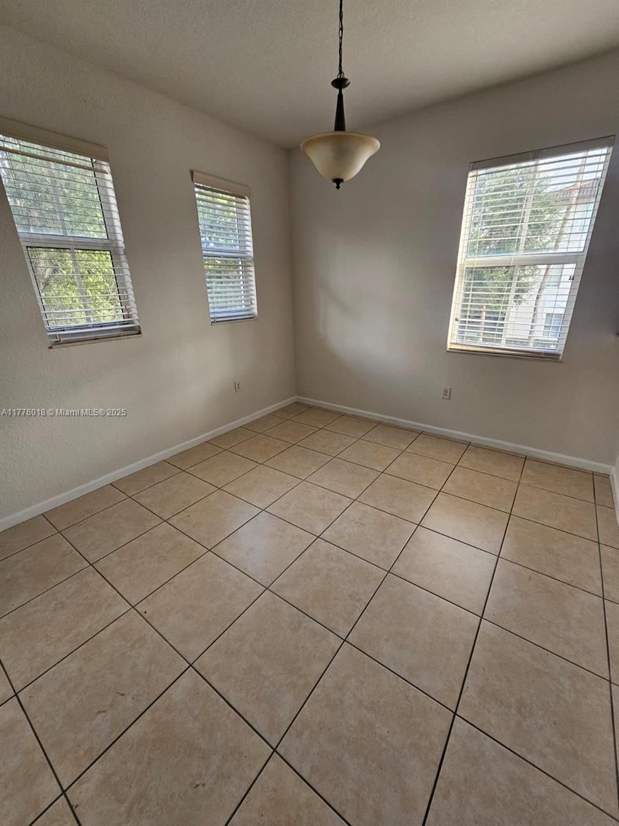 Real estate property located at 11503 89th St #224, Miami-dade, St Mortiz At Doral Condo, Doral, FL