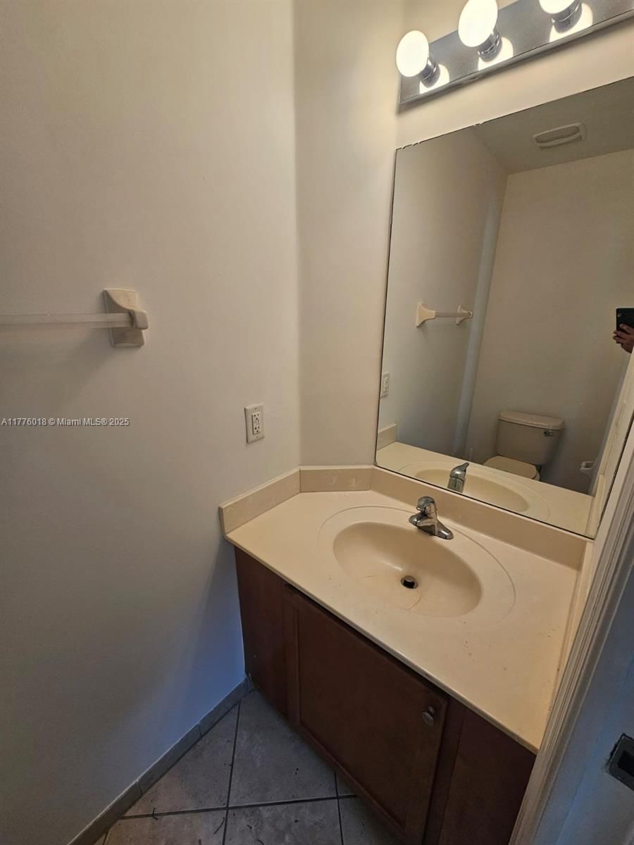 Real estate property located at 11503 89th St #224, Miami-dade, St Mortiz At Doral Condo, Doral, FL