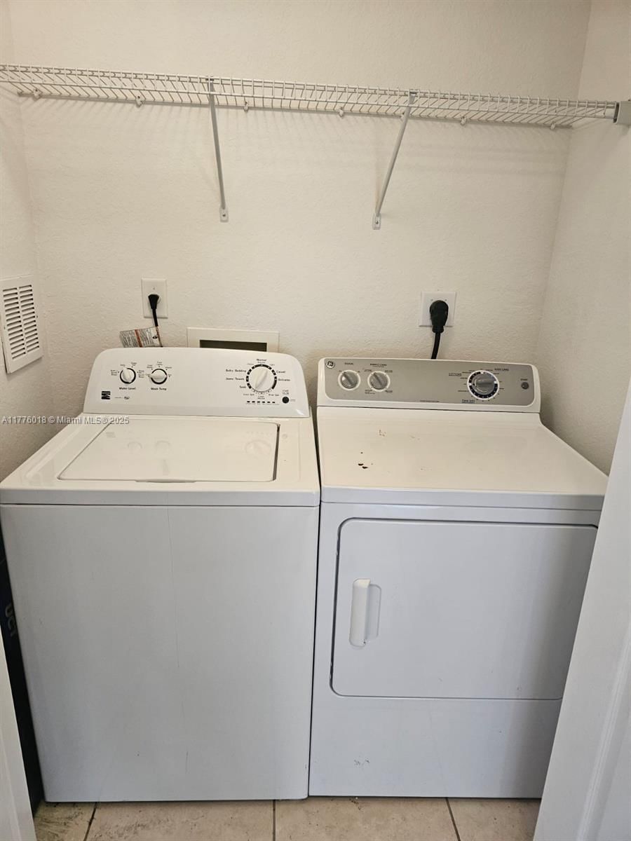 Real estate property located at 11503 89th St #224, Miami-dade, St Mortiz At Doral Condo, Doral, FL