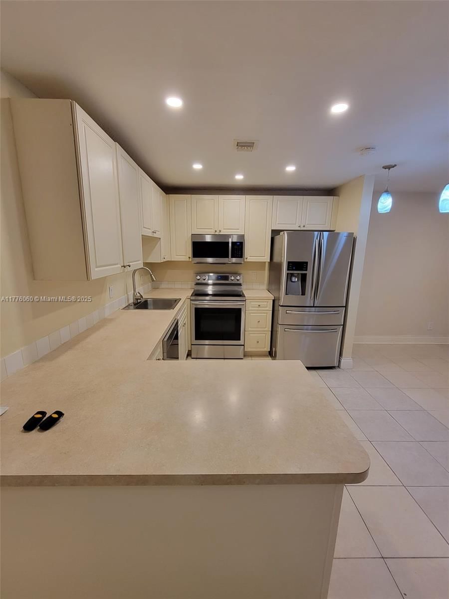 Real estate property located at 8700 40th St #8700, Broward, Cardinal Greens Townhouse, Coral Springs, FL