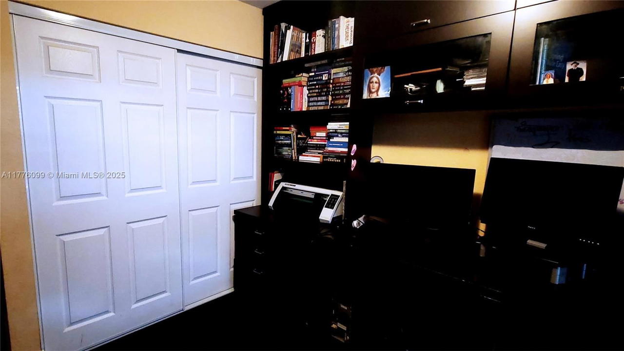 Real estate property located at 773 Tanglewood Cir, Broward, Sector 3 - Parcels H I J, Weston, FL