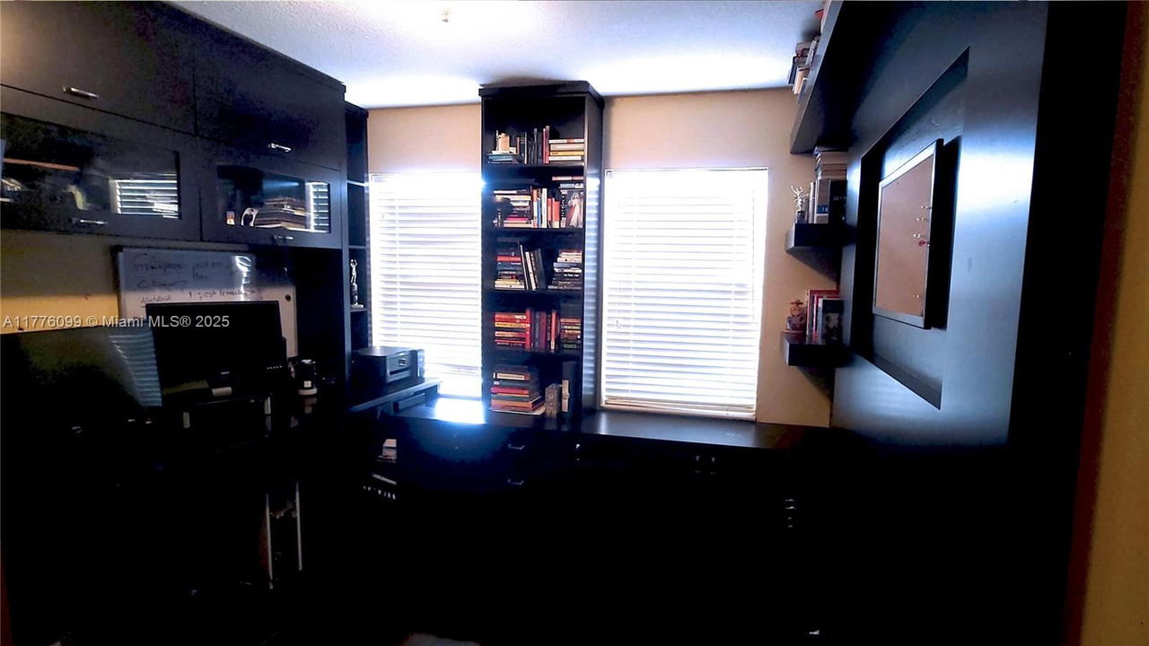 Real estate property located at 773 Tanglewood Cir, Broward, Sector 3 - Parcels H I J, Weston, FL