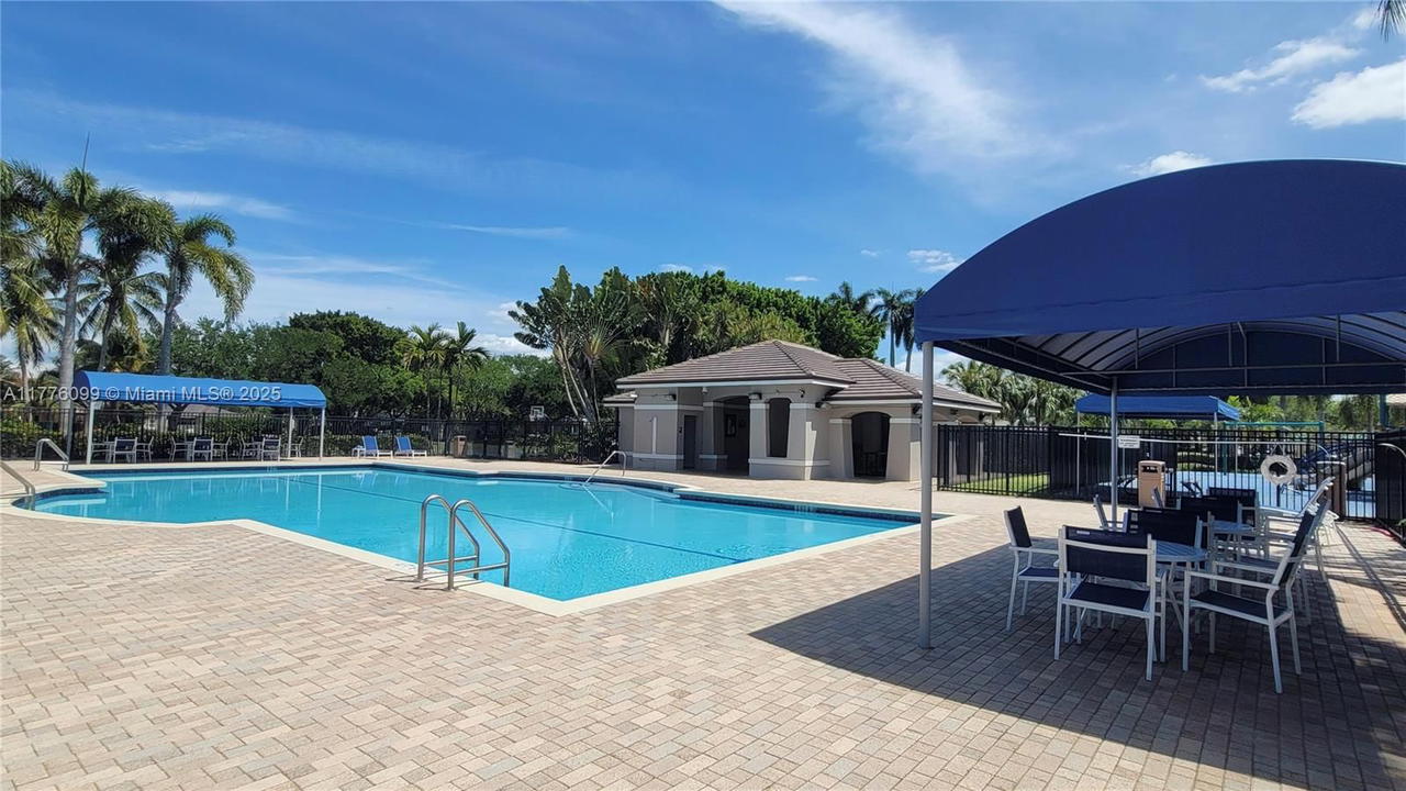 Real estate property located at 773 Tanglewood Cir, Broward, Sector 3 - Parcels H I J, Weston, FL