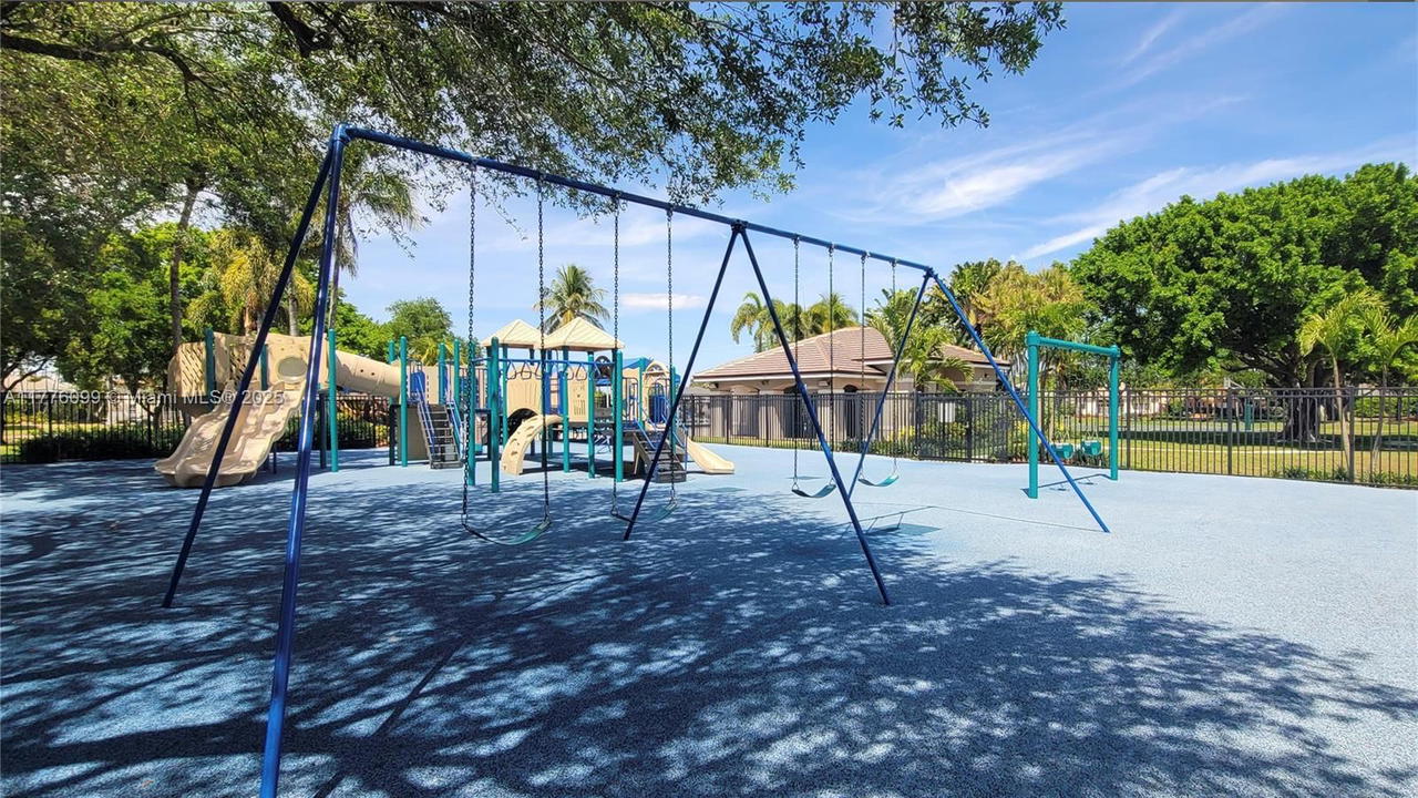 Real estate property located at 773 Tanglewood Cir, Broward, Sector 3 - Parcels H I J, Weston, FL