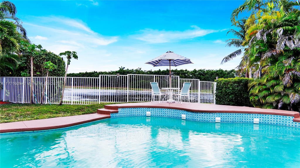Real estate property located at 773 Tanglewood Cir, Broward, Sector 3 - Parcels H I J, Weston, FL
