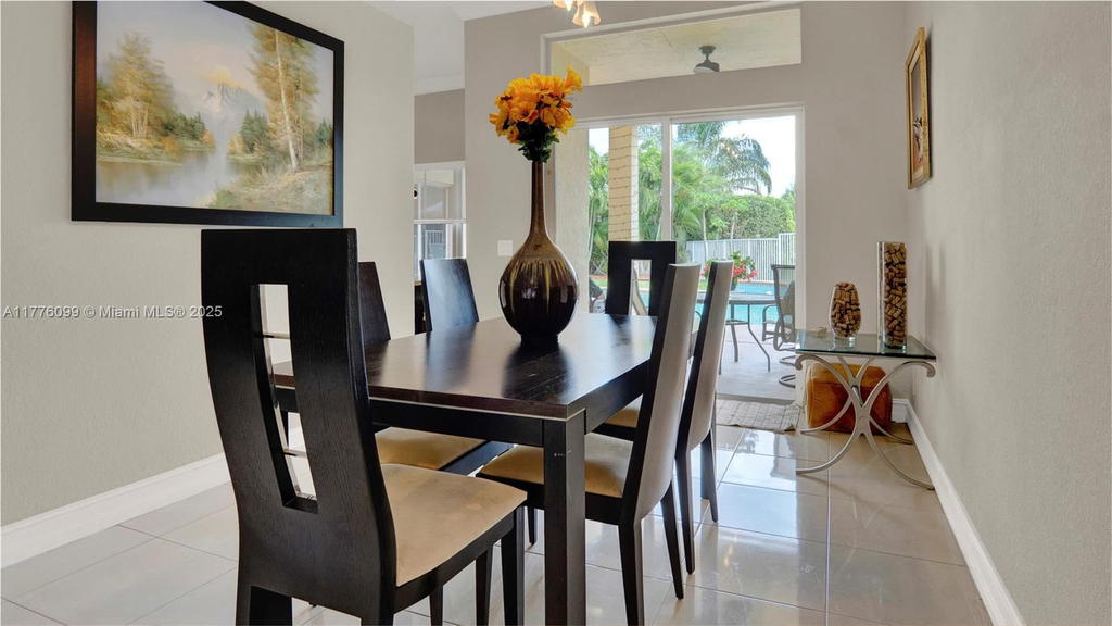 Real estate property located at 773 Tanglewood Cir, Broward, Sector 3 - Parcels H I J, Weston, FL