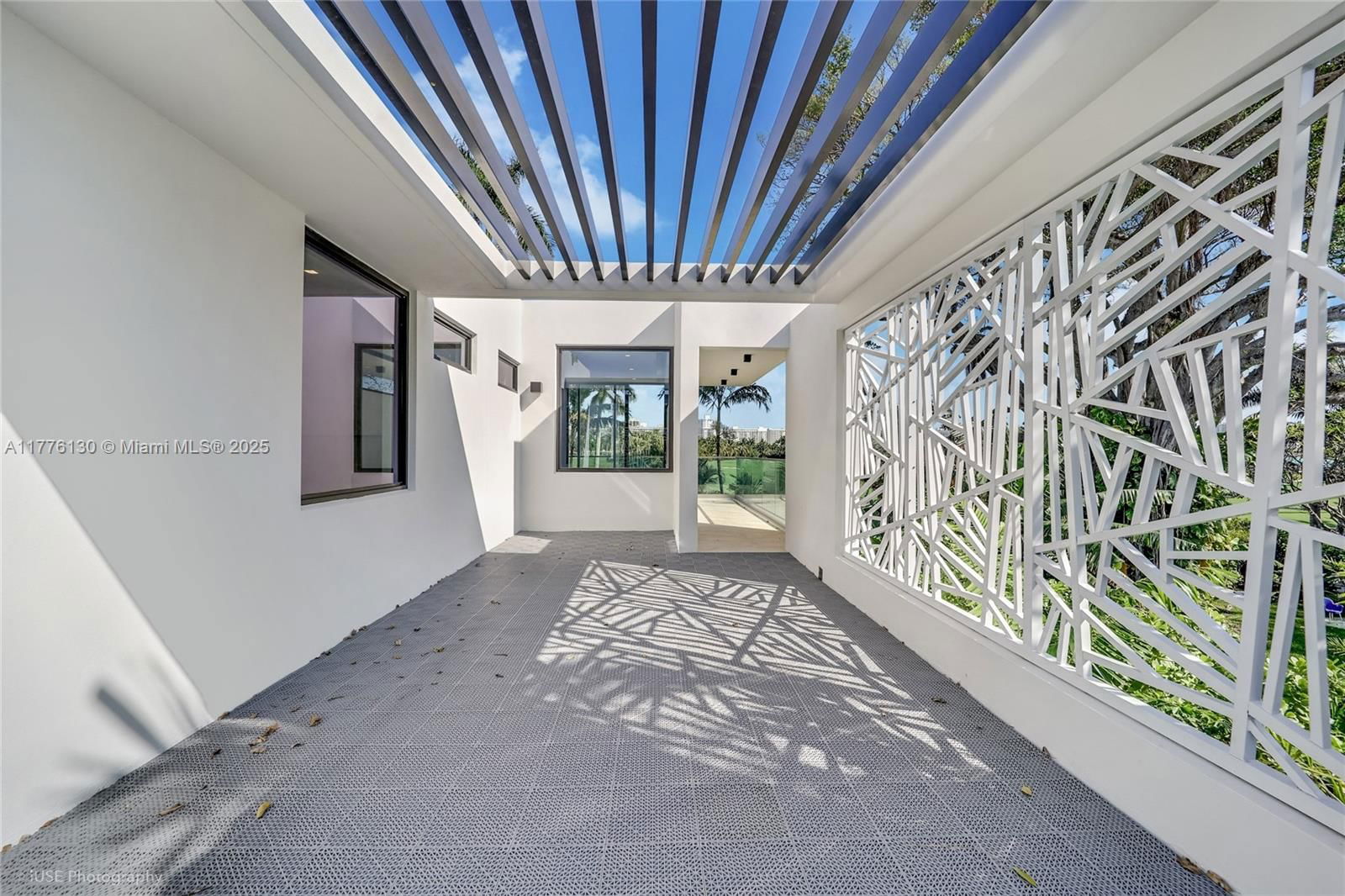 Real estate property located at 5825 Alton Rd, Miami-dade, La Gorce Golf Sub, Miami Beach, FL
