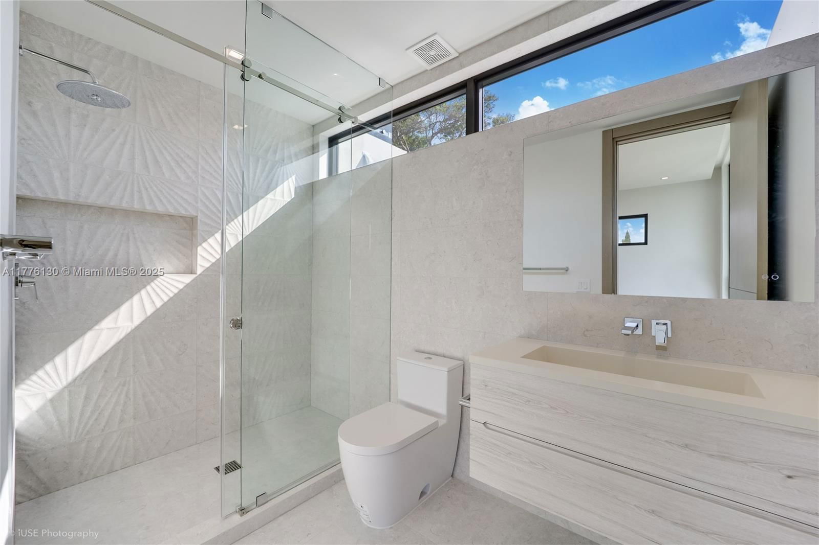 Real estate property located at 5825 Alton Rd, Miami-dade, La Gorce Golf Sub, Miami Beach, FL