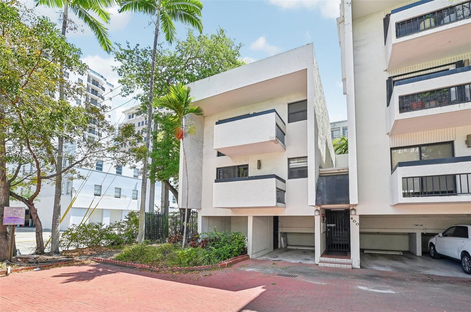 Real estate property located at 400 Valencia Ave #2, Miami-dade, Valencia Townhouse Condo, Coral Gables, FL