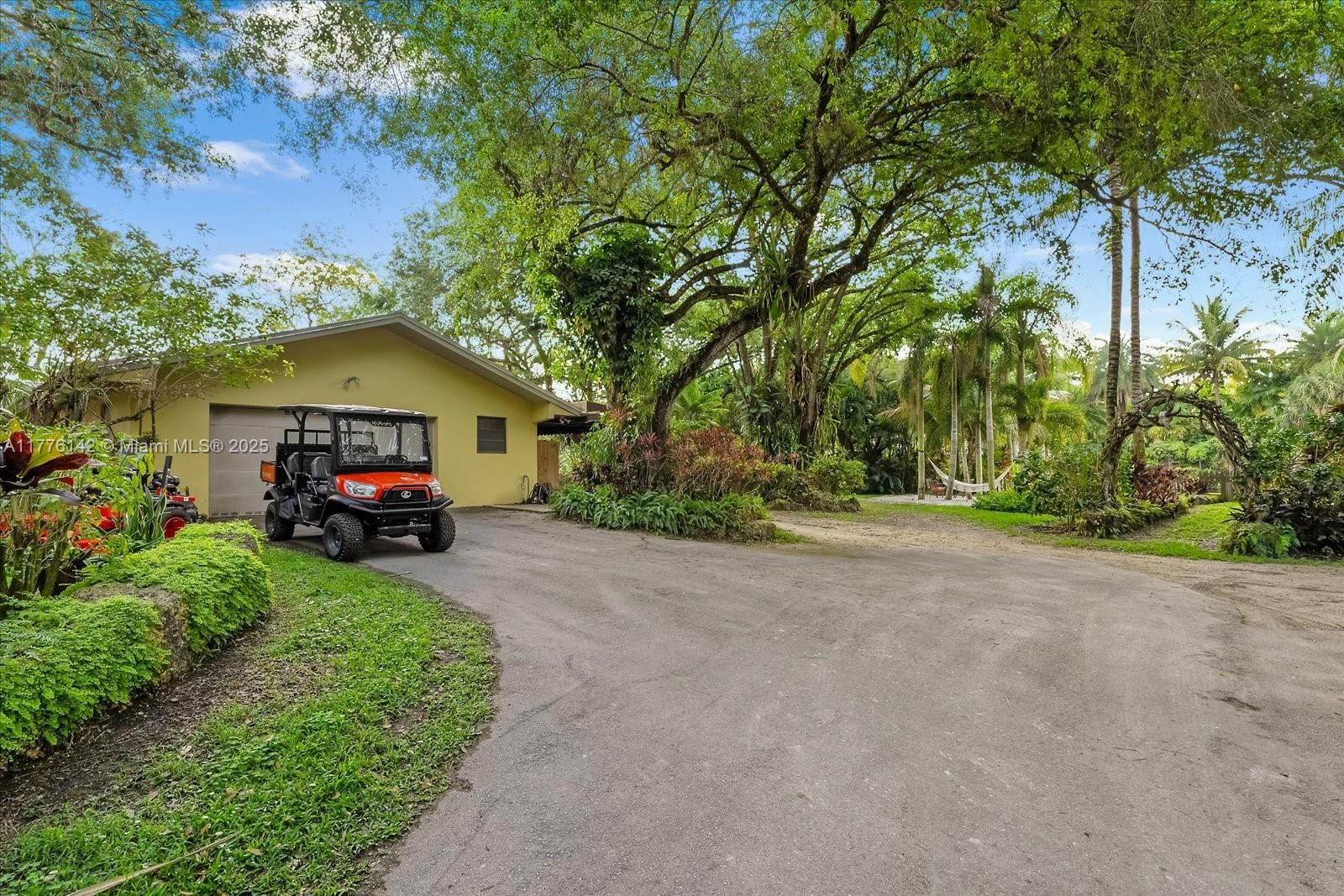 Real estate property located at 15000 200th St, Miami-dade, Breezy Oaks, Miami, FL