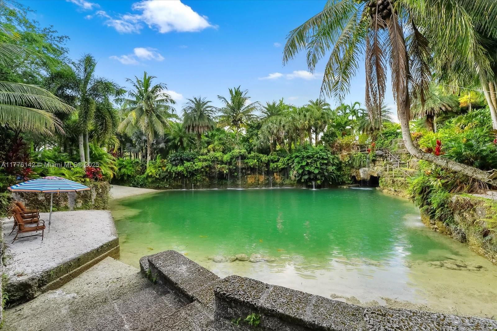 Real estate property located at 15000 200th St, Miami-dade, Breezy Oaks, Miami, FL