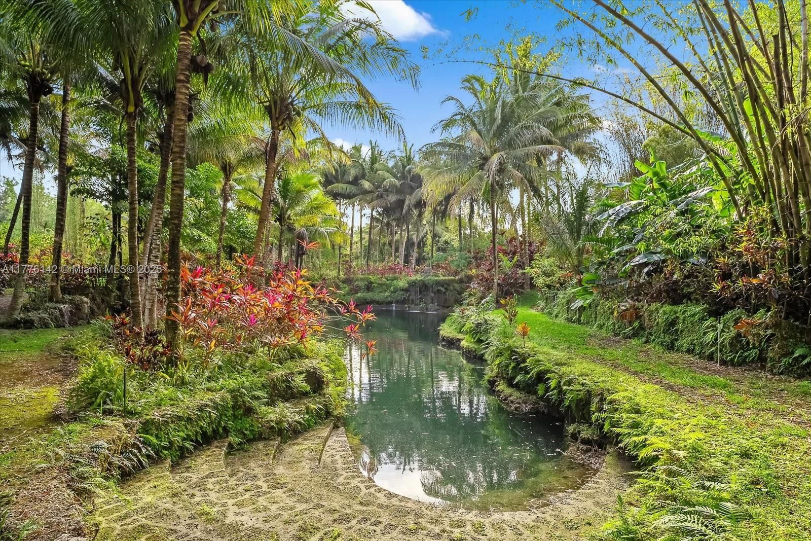 Real estate property located at 15000 200th St, Miami-dade, Breezy Oaks, Miami, FL