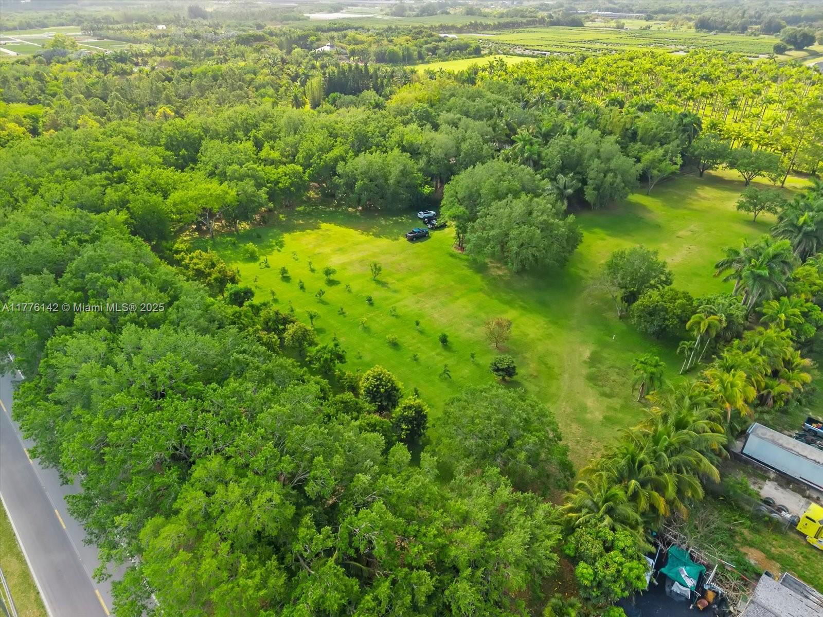 Real estate property located at 15000 200th St, Miami-dade, Breezy Oaks, Miami, FL