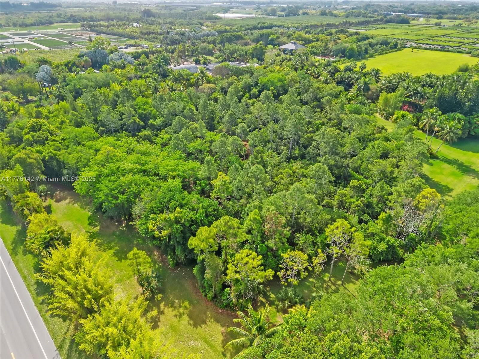 Real estate property located at 15000 200th St, Miami-dade, Breezy Oaks, Miami, FL