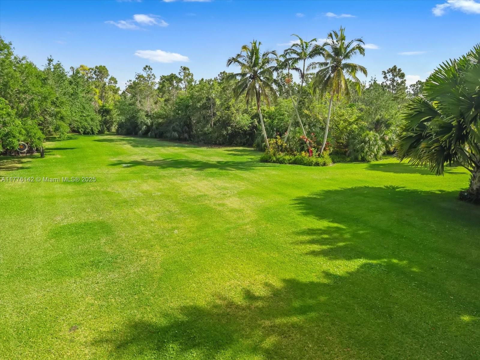 Real estate property located at 15000 200th St, Miami-dade, Breezy Oaks, Miami, FL