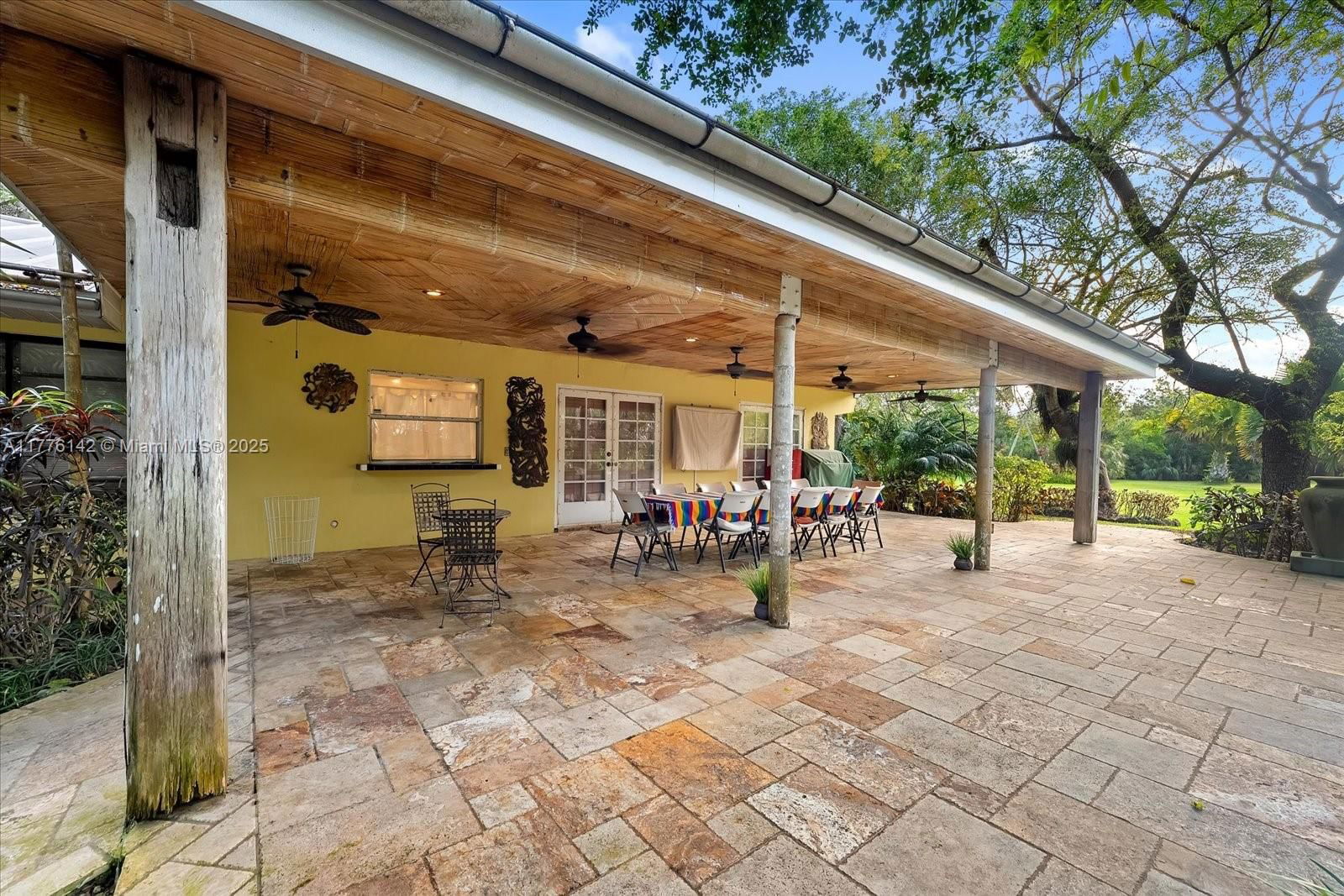 Real estate property located at 15000 200th St, Miami-dade, Breezy Oaks, Miami, FL