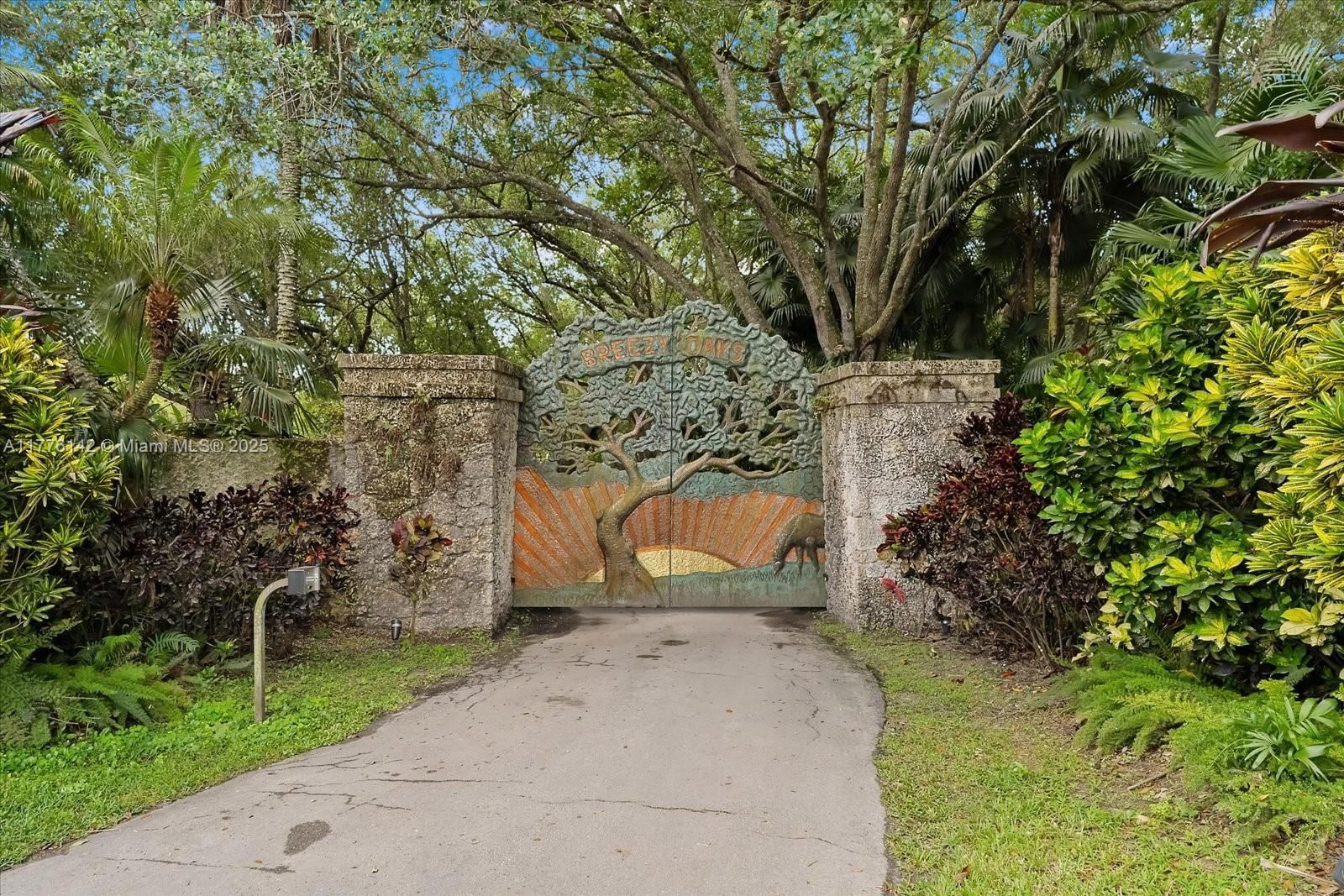 Real estate property located at 15000 200th St, Miami-dade, Breezy Oaks, Miami, FL