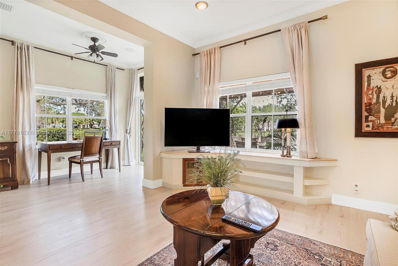 Real estate property located at 845 Vista Meadows Dr, Broward, Sector 3 - Parcels H I J, Weston, FL