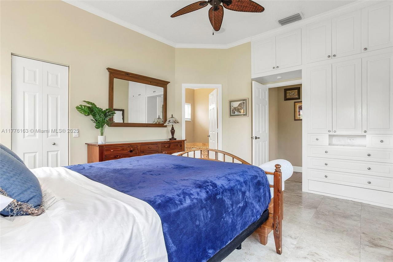 Real estate property located at 845 Vista Meadows Dr, Broward, Sector 3 - Parcels H I J, Weston, FL